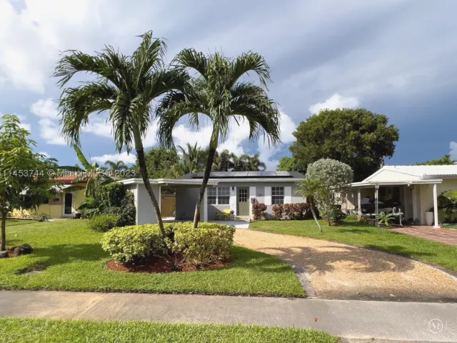 2-bedroom home for rent in Fort Lauderdale - 201 NE 16th Ct - MondialRealty