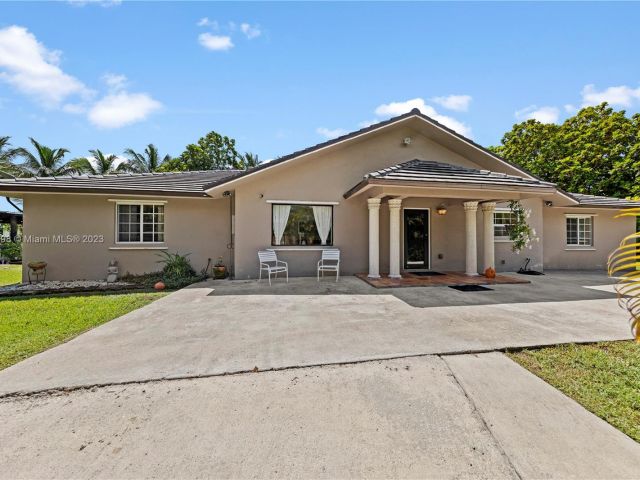 Home for sale at 18180 SW 176th St - photo 4408191