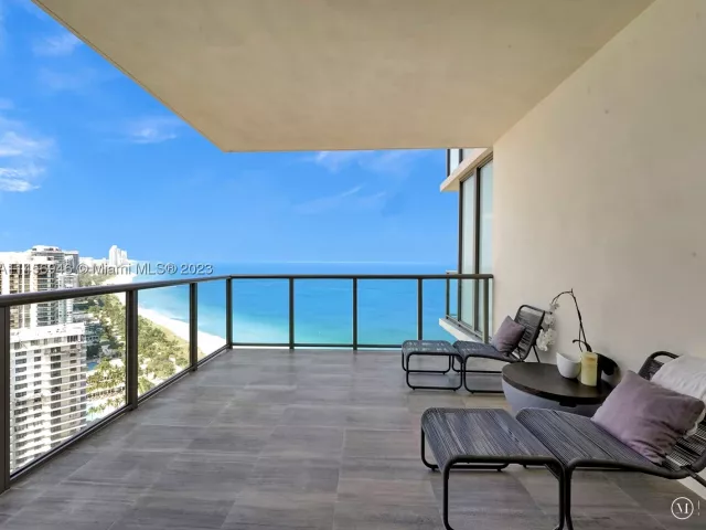 1-bedroom condo for rent in Bal Harbour -  - MondialRealty