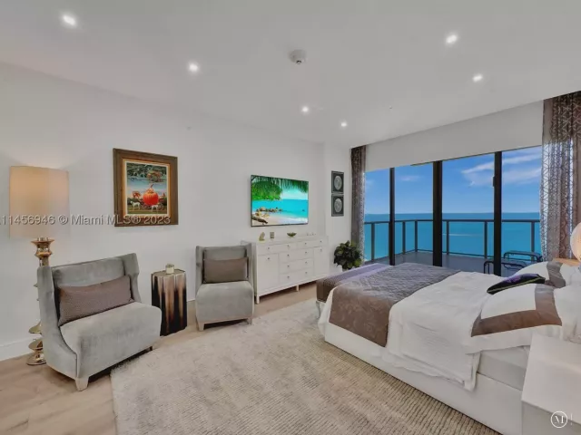 1-bedroom condo for rent in Bal Harbour -  - MondialRealty