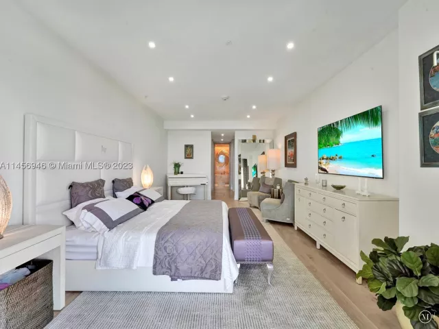 1-bedroom condo for rent in Bal Harbour -  - MondialRealty