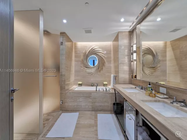 1-bedroom condo for rent in Bal Harbour -  - MondialRealty
