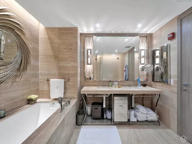 1-bedroom condo for rent in Bal Harbour -  - MondialRealty