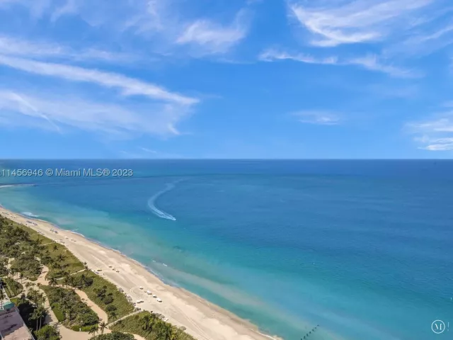 1-bedroom condo for rent in Bal Harbour -  - MondialRealty