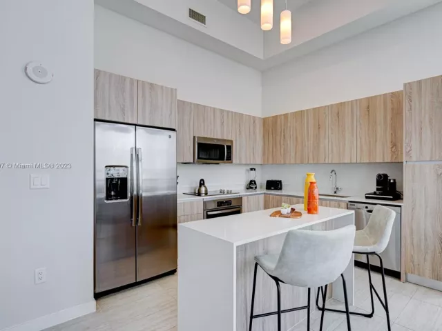 2-bedroom condo for sale in Miami - 3900 Biscayne Blvd S-502 - MondialRealty