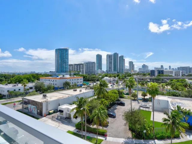 2-bedroom condo for sale in Miami - 3900 Biscayne Blvd S-502 - MondialRealty