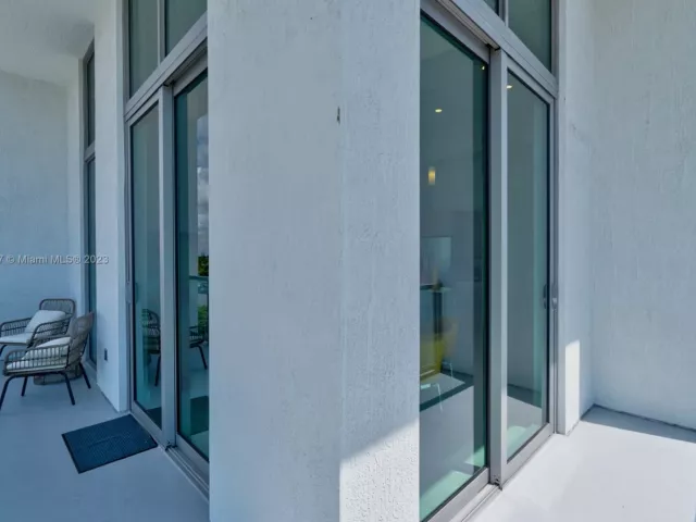 2-bedroom condo for sale in Miami - 3900 Biscayne Blvd S-502 - MondialRealty