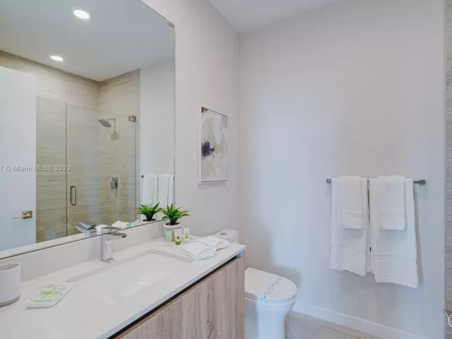 2-bedroom condo for sale in Miami - 3900 Biscayne Blvd S-502 - MondialRealty