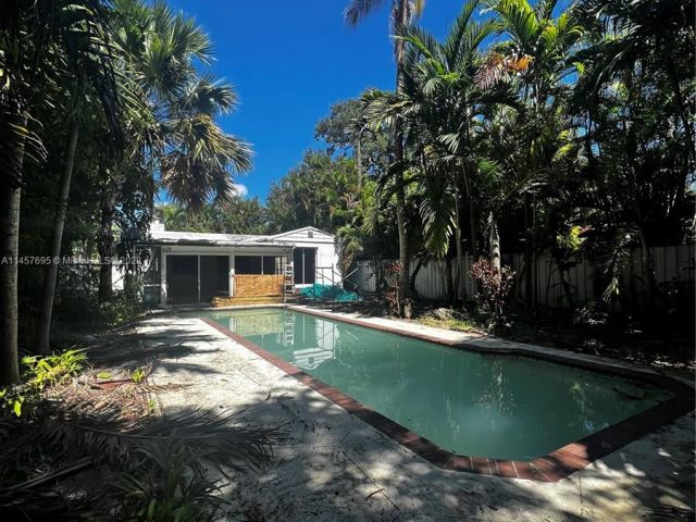 Home for sale at 1930 SW 25th St - photo 4423673