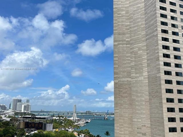 1-bedroom condo for rent in Miami - 325 S Biscayne Blvd 3716 - MondialRealty