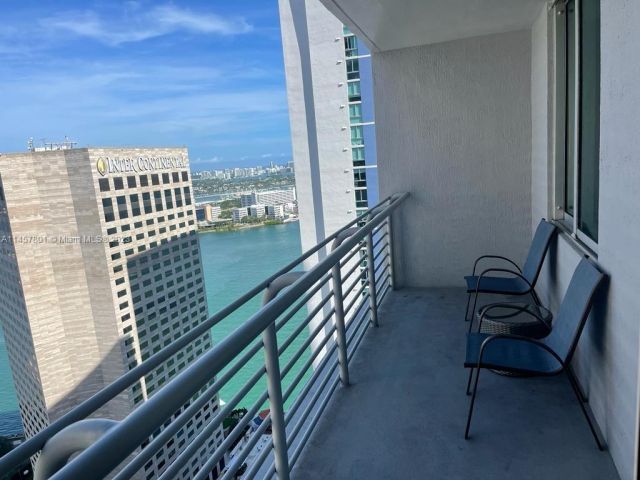 1-bedroom condo for rent in Miami - 325 S Biscayne Blvd 3716 - MondialRealty