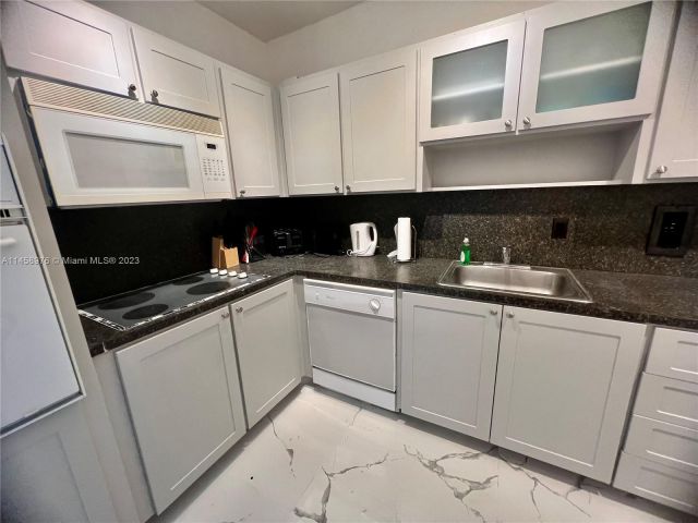 Apartment for rent  Unit #6S - photo 7441193