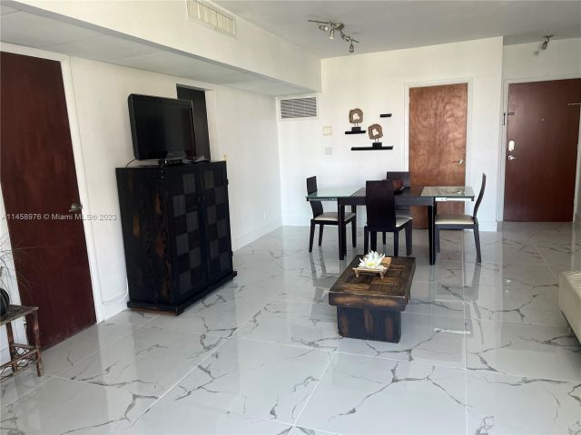 Apartment for rent  Unit #6S - photo 7441194