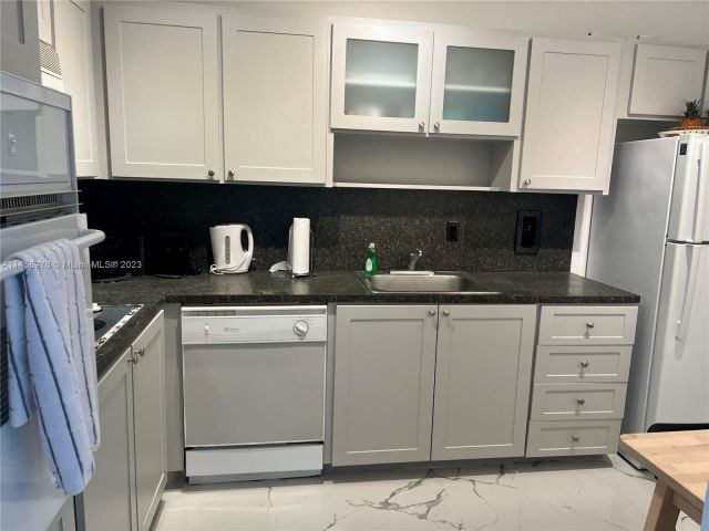 Apartment for rent  Unit #6S - photo 7441203