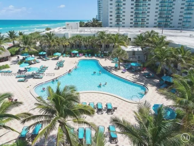 1-bedroom condo for rent in Hollywood - 3801 S Ocean Dr 6S - MondialRealty