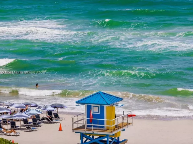 1-bedroom condo for rent in Hollywood - 3801 S Ocean Dr 6S - MondialRealty