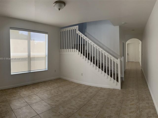 Home for rent at 17125 SW 92nd St 17125 - photo 4439631