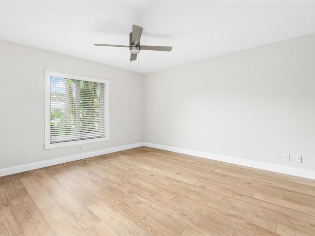 Home for rent at 5351 NE 15th Ave - photo 5402560