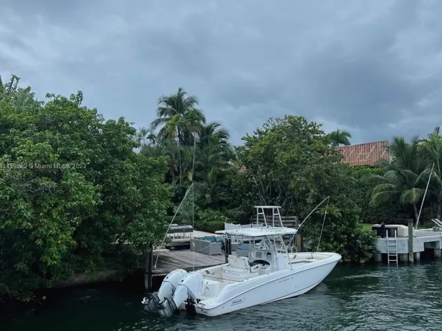 4-bedroom home for sale in Miami Beach - 433 E Dilido Dr - MondialRealty