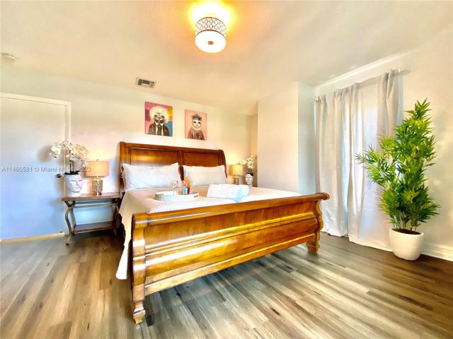 Home for sale at 1207 Hollywood Blvd - photo 4447399