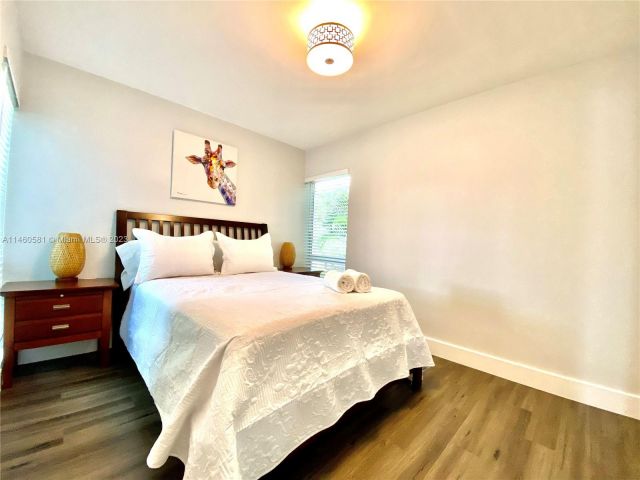 Home for sale at 1207 Hollywood Blvd - photo 4447400
