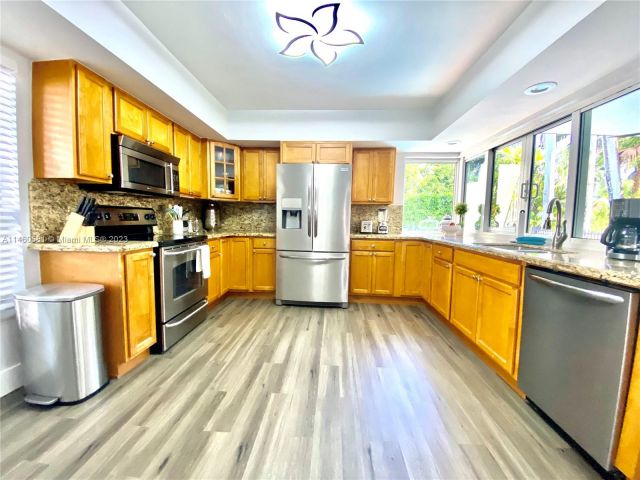 Home for sale at 1207 Hollywood Blvd - photo 4447405