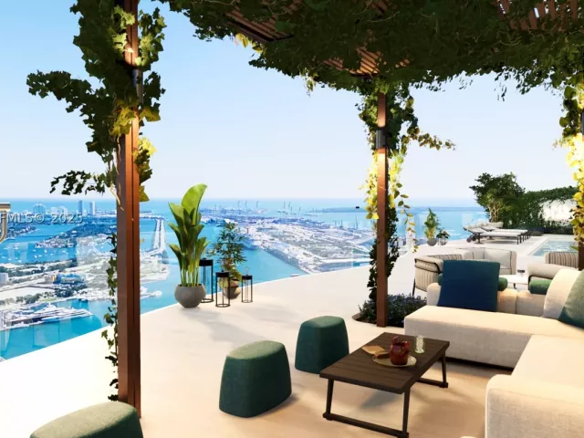 4-bedroom condo for sale in Miami - 1400 Biscayne Boulevard PH-5202 - MondialRealty