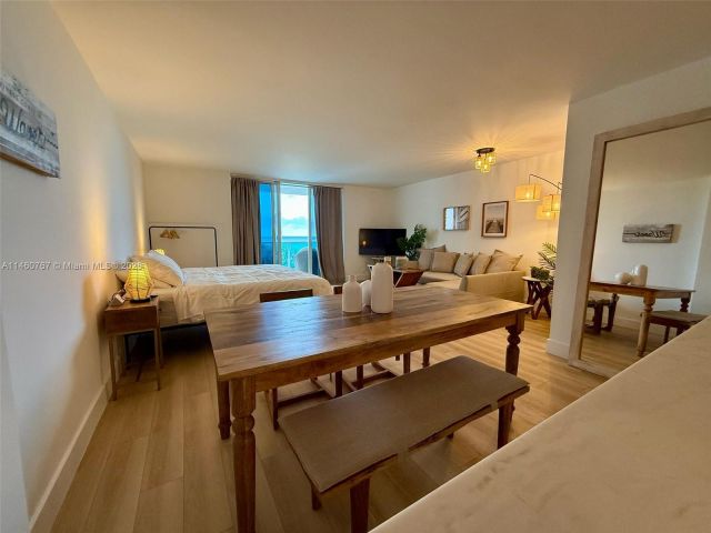 Apartment for rent  Unit #1121 - photo 6029032