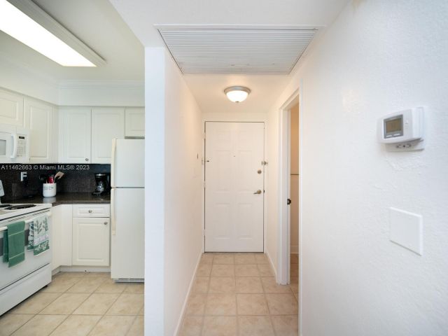 Apartment for rent  Unit #412(available NOW) - photo 4469297