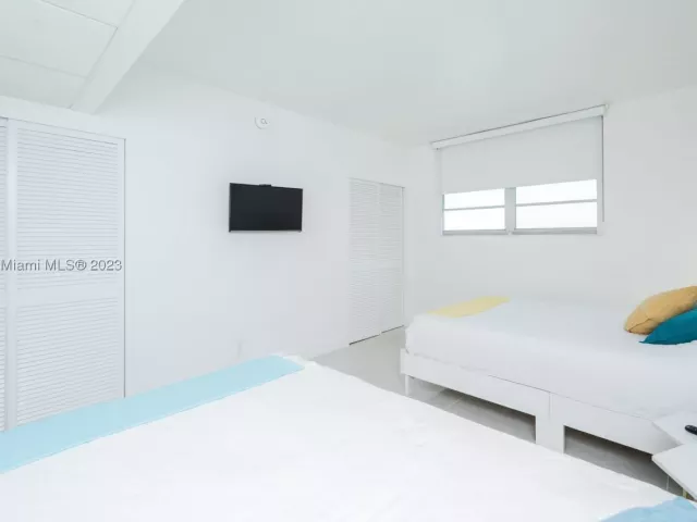 2-bedroom condo for rent in Hollywood - 3801 S Ocean Dr 7O - MondialRealty