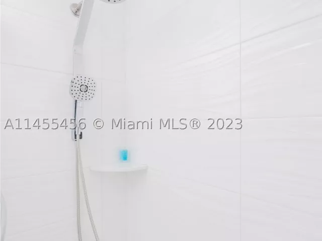 2-bedroom condo for rent in Hollywood - 3801 S Ocean Dr 7O - MondialRealty