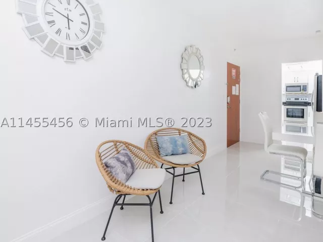 2-bedroom condo for rent in Hollywood - 3801 S Ocean Dr 7O - MondialRealty