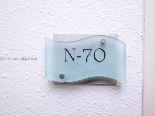2-bedroom condo for rent in Hollywood - 3801 S Ocean Dr 7O - MondialRealty