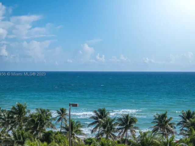 2-bedroom condo for rent in Hollywood - 3801 S Ocean Dr 7O - MondialRealty
