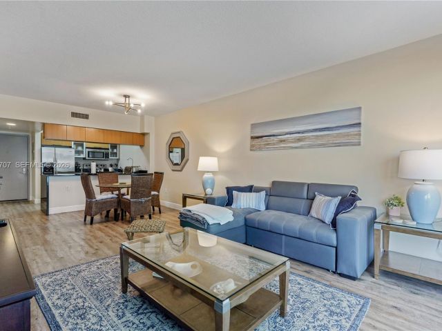 1-bedroom condo for rent in Miami - 1750 N Bayshore Dr 1405 - MondialRealty