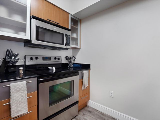1-bedroom condo for rent in Miami - 1750 N Bayshore Dr 1405 - MondialRealty