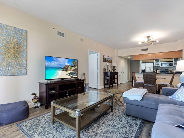 1-bedroom condo for rent in Miami - 1750 N Bayshore Dr 1405 - MondialRealty