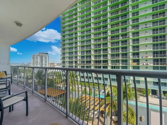 1-bedroom condo for rent in Miami - 1750 N Bayshore Dr 1405 - MondialRealty