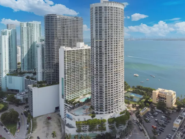 1-bedroom condo for rent in Miami - 1750 N Bayshore Dr 1405 - MondialRealty