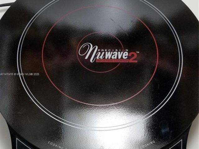 condo for rent in Miami Beach - 5445 Collins Ave 528 - MondialRealty