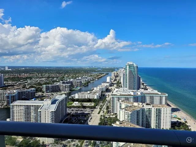 2-bedroom condo for sale in Hollywood - 4111 S Ocean Dr 3608 - MondialRealty