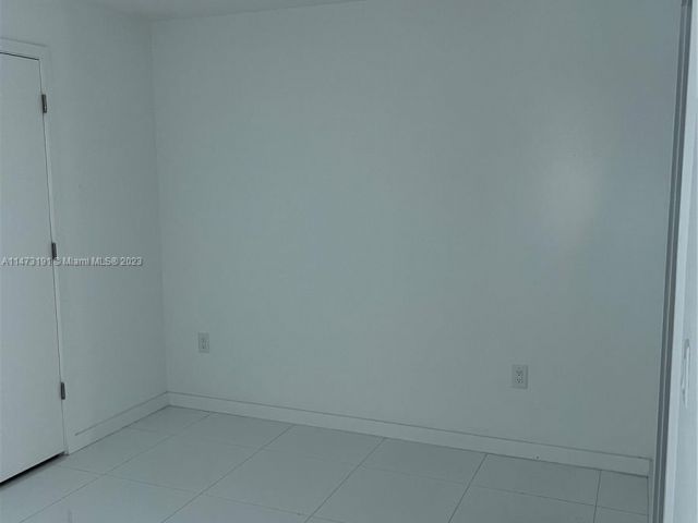 Apartment for sale  Unit #906 - photo 4547228