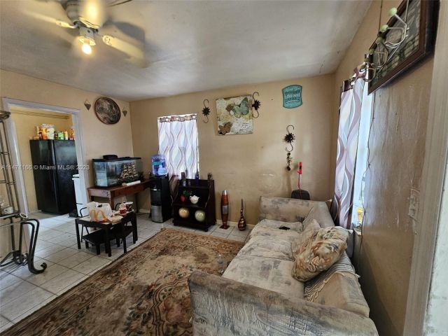 4-bedroom home for sale in Fort Lauderdale - 1817 NW 25th Ave - MondialRealty