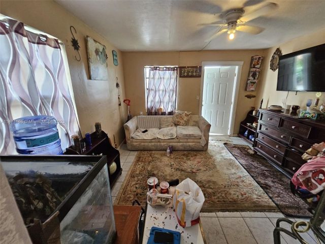 4-bedroom home for sale in Fort Lauderdale - 1817 NW 25th Ave - MondialRealty