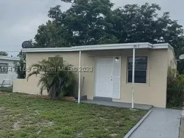 4-bedroom home for sale in Fort Lauderdale - 1817 NW 25th Ave - MondialRealty