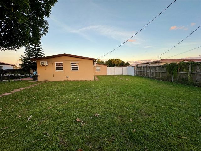 Home for sale at 17110 NW 54th Ct - photo 5472014