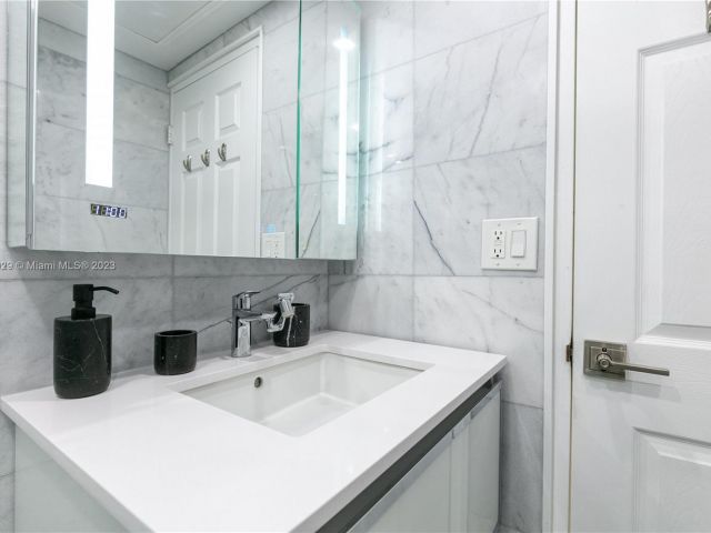 Apartment for rent  Unit #718 (available Sept 10)) - photo 4575043