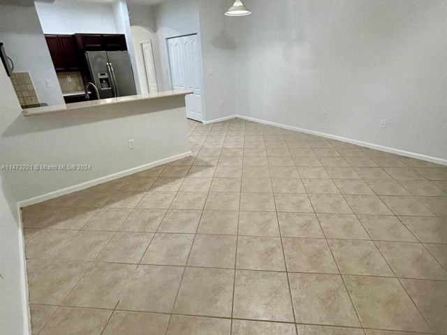 Home for rent at 21201 NW 14th Pl 5-18 - photo 5117308