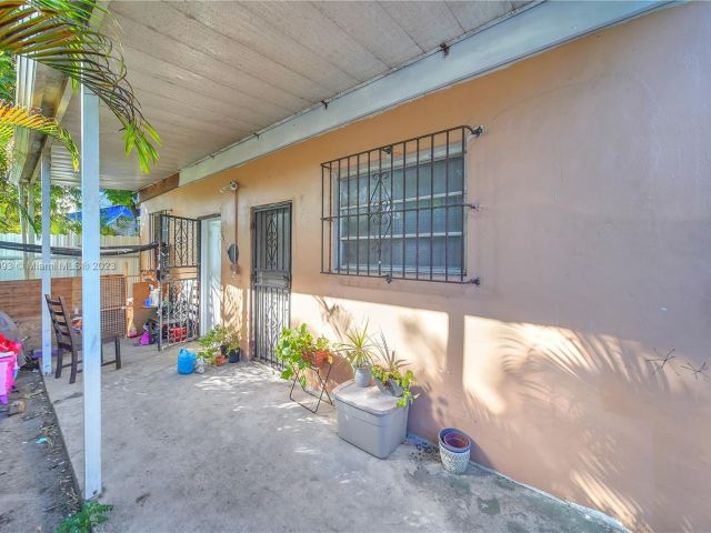 Home for sale at 1725 NW 19th St - photo 4598901