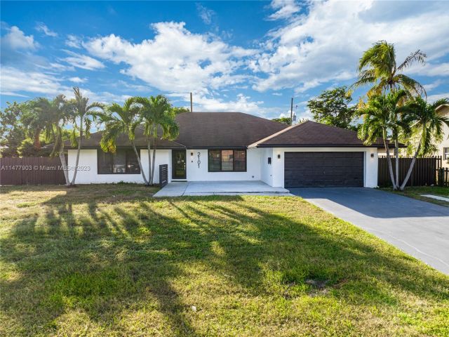 Home for sale at 2101 NW 14th Ave - photo 4654928